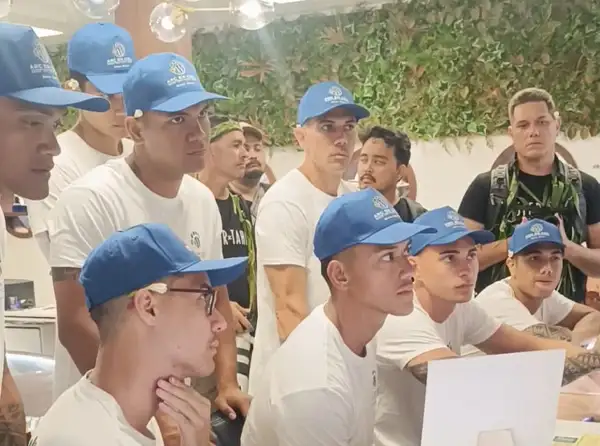 arc-en-ciel-bora-bora-pearl-shop-local-customer-ring-neklace-polynesia