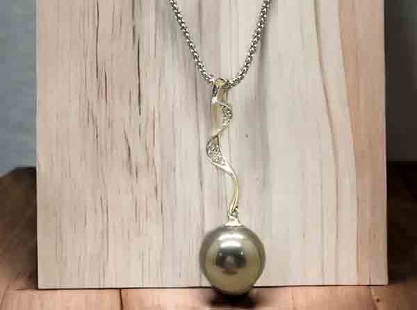 arc-en-ciel-bora-bora-pendants-34