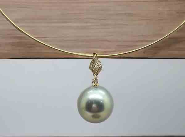 arc-en-ciel-bora-bora-pendants-38