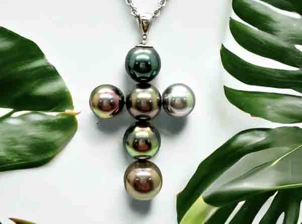 arc-en-ciel-bora-bora-pendants-4