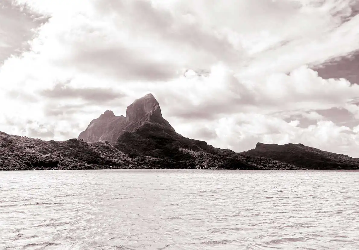 arc-en-ciel-bora-bora-pearls-book-pacific-island