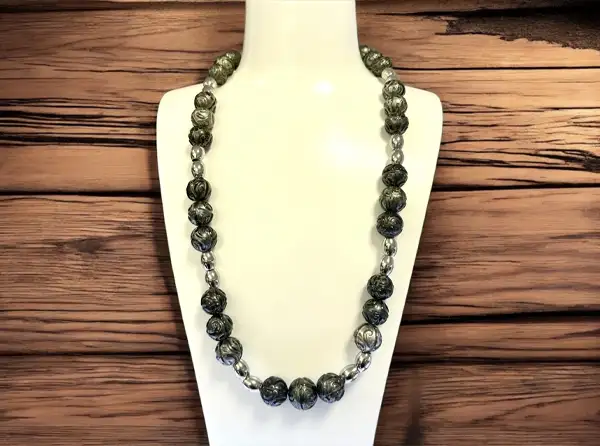 Bijoux en perles de Tahiti gravées chez Arc en Ciel Bora Bora — vue 9