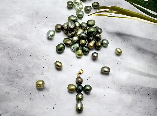 Bijoux en keshis de Tahiti Arc en Ciel Bora Bora — vue 14