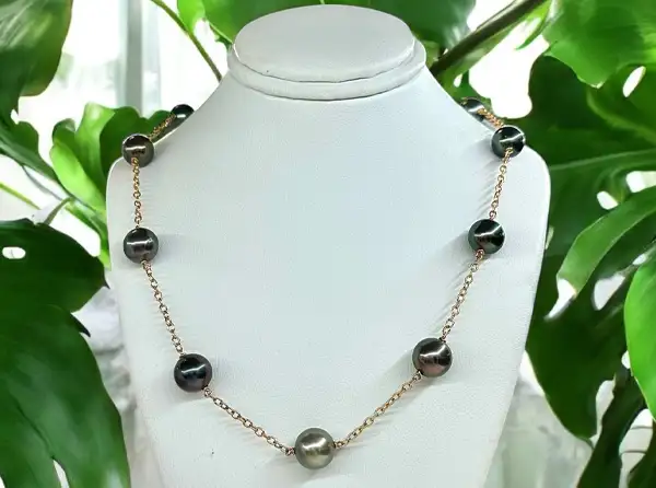 Colliers en perles de Tahiti Arc en Ciel Bora Bora — vue 18