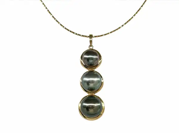 Pendentifs en perles de Tahiti Arc en Ciel Bora Bora — vue 53