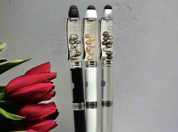 Idée-cadeaux-arc-en-ciel-bora-bora-stylo-perles-bijouterie-noires