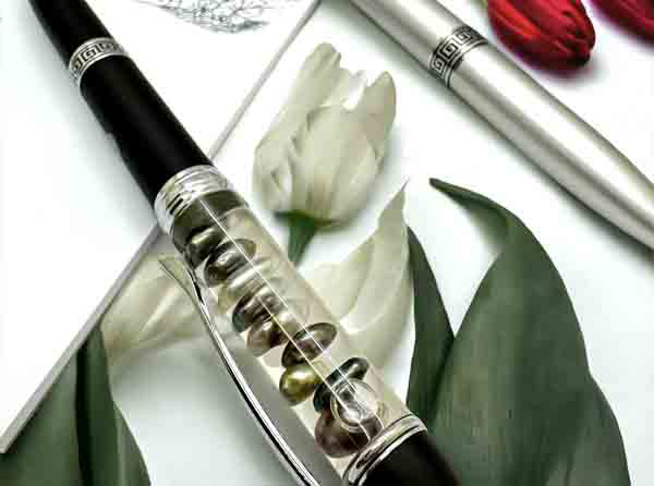 Idée-cadeaux-bora-bora-arc-en-ciel-stylo-perles-bijouterie-noires