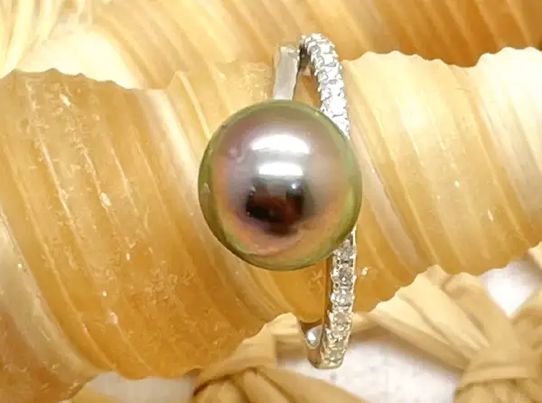 bague-or-blanc-arc-en-ciel-perles-noires-bijouterie-bora-bora-boutique