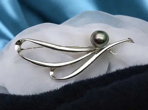 broches-arc-en-ciel-perles-noires-boutique-bora-bora