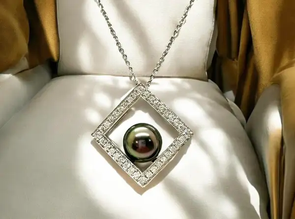 pendentifs-arc-en-ciel-magasin-or-blanc-bijouterie-bora-bora-boutique