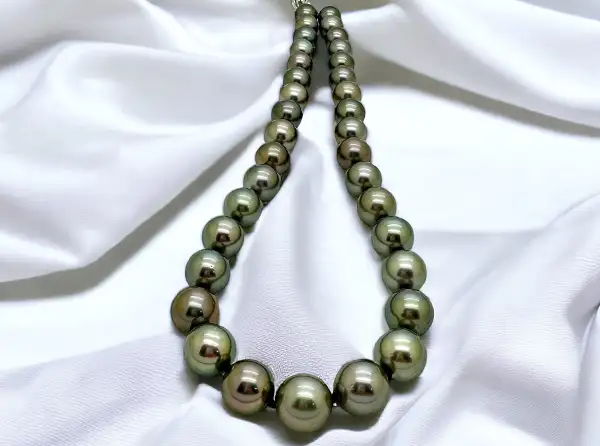 zircon-arc-en-ciel-magasin-perles-bijouterie-boutique-bora-bora-colliers