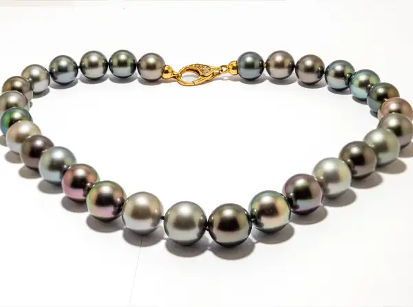 zircon-bijouterie-perles-arc-en-ciel-magasin-boutique-bora-bora-colliers