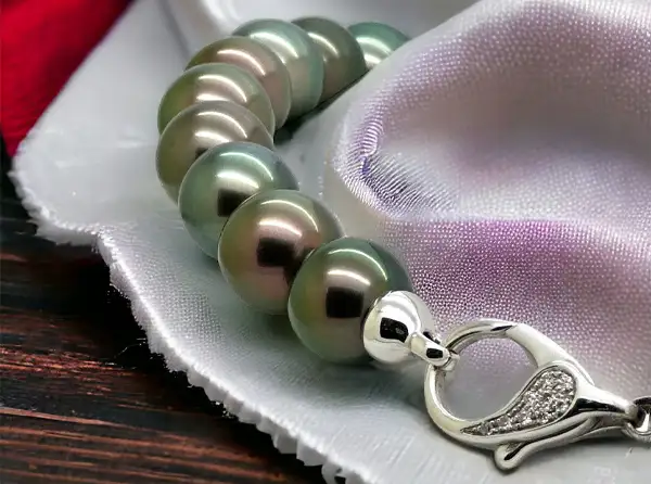 zircon-colliers-magasin-arc-en-ciel-bijouterie-boutique-perles-bora-bora