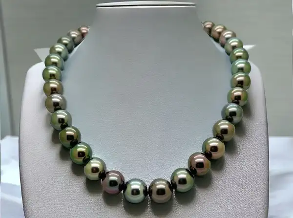 zircon-colliers-magasin-arc-en-ciel-bora-bora-bijouterie-boutique-perles