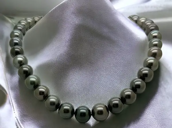 zircon-colliers-magasin-arc-en-ciel-perles-bora-bora-bijouterie-boutique