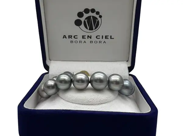Full Pearls bracelet with Tahitian pearls from Arc en Ciel Bora Bora
