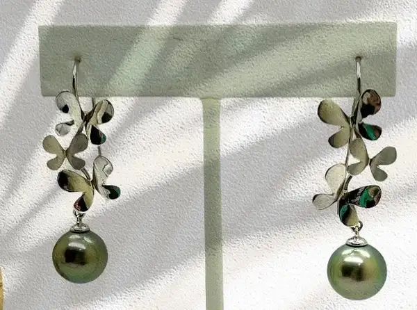earrings-white-gold-black-bora-bora-pearls-boutique-jewelry-arc-en-ciel
