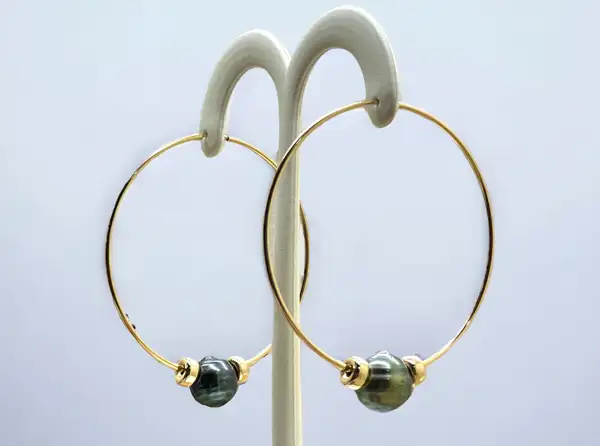 earrings-yellow-gold-black-pearls-boutique-jewelry-bora-bora-arc-en-ciel