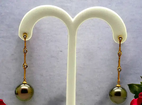 earrings-yellow-gold-black-store-pearls-bora-bora-jewelry-arc-en-ciel-boutique