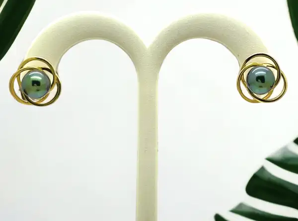 earrings-yellow-gold-jewelry-boutique-bora-bora-arc-en-ciel-black-pearls