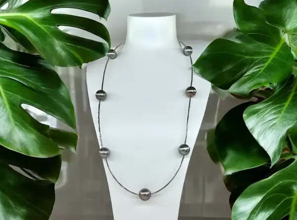 necklace-white-gold-bora-bora-black-pearls-boutique-jewelry-store-arc-en-ciel