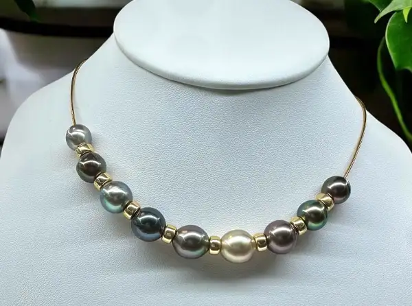 necklace-yellow-gold-boutique-black-pearls-store-jewelry-arc-en-ciel-bora-bora