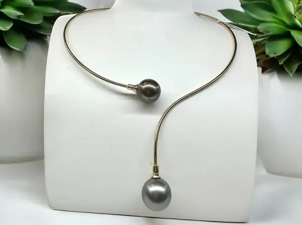 necklace-yellow-gold-store-arc-en-ciel-jewelry-bora-bora-boutique-black-pearls