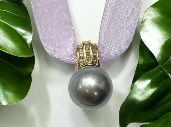 pendants-arc-en-ciel-store-yellow-gold-black-pearls-boutique-bora-bora-jewelry