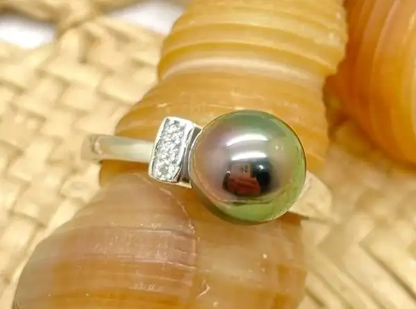 ring-white-gold-arc-en-ciel-jewelry-black-pearls-boutique-bora-bora