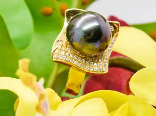 ring-yellow-gold-black-pearls-boutique-bora-bora-jewelry-arc-en-ciel