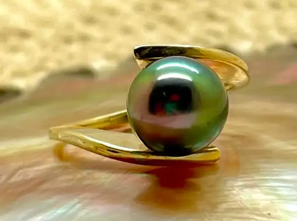 ring-yellow-gold-boutique-bora-bora-jewelry-arc-en-ciel-black-pearls