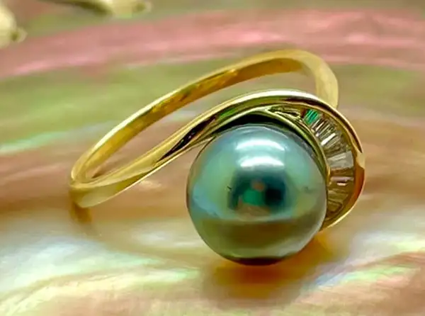 ring-yellow-gold-boutique-jewelry-bora-bora-black-pearls-arc-en-ciel